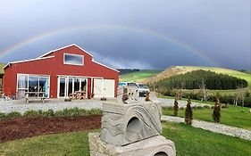 Delightful 1-Bed Barn With Stunning Mountain Views...